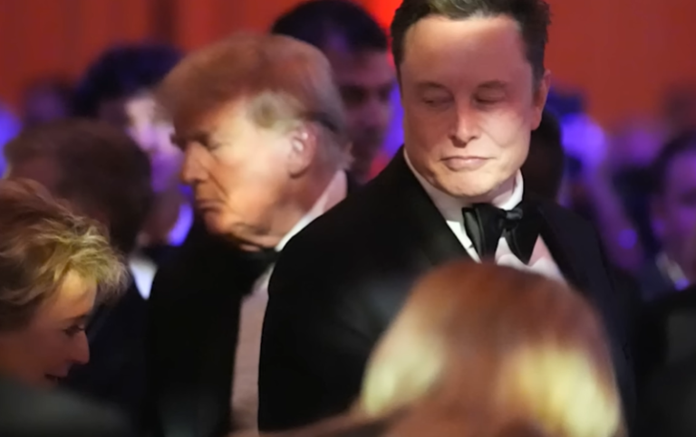 Donald Trump promises people will pay less taxes Donald Trump promises people will pay less taxes